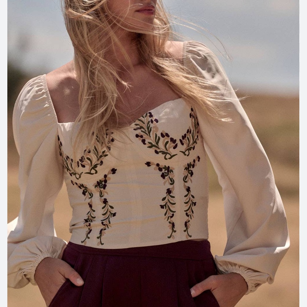 Promesa Floral Embroidered Long Sleeve Boho Peasant Smocked Top | Size Medium